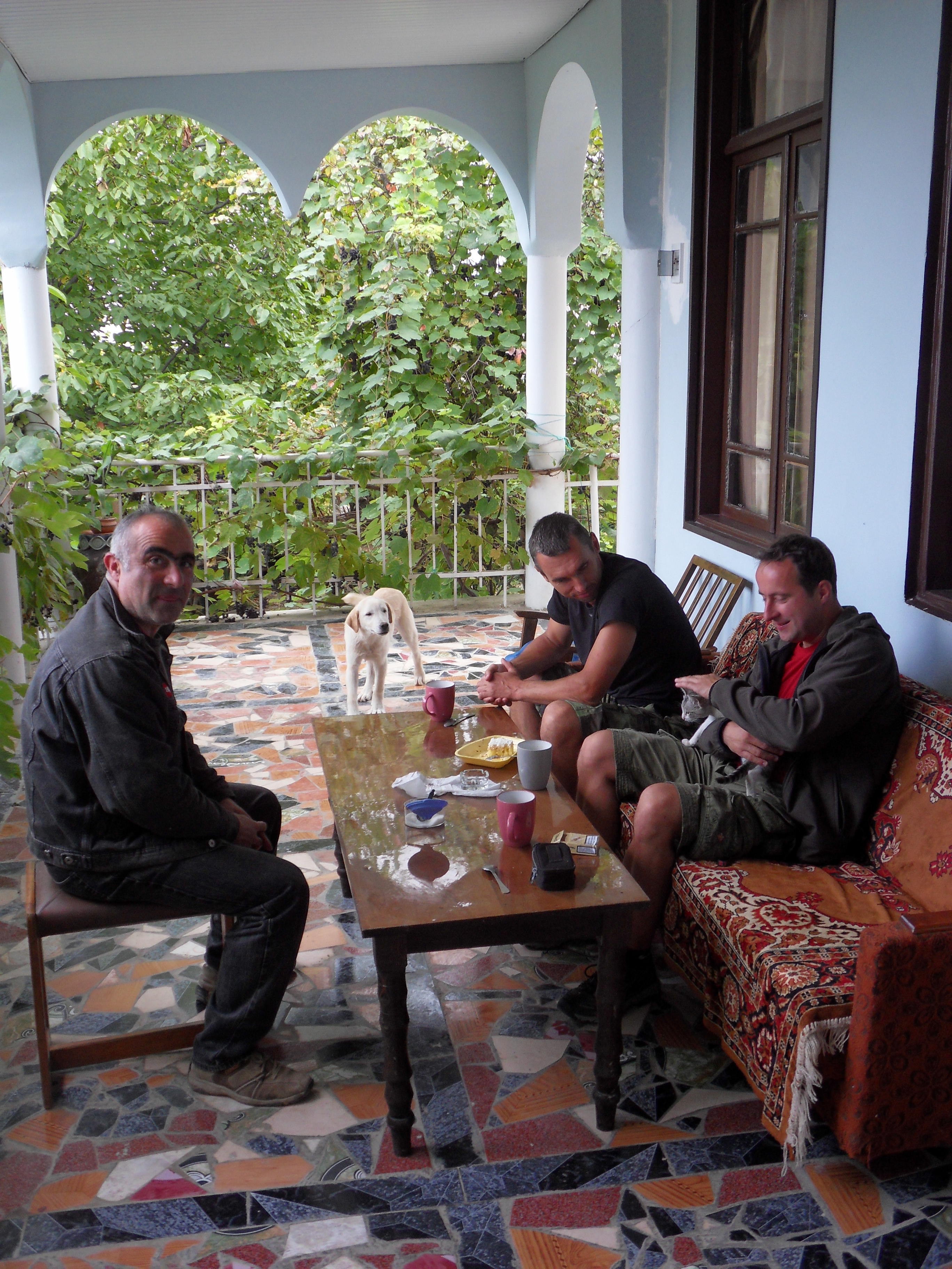 majitel Nukri s hosty